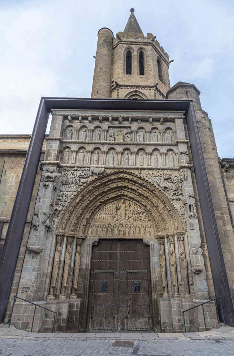 Comunidad Foral de Navarra 131 - Sangüesa - iglesia de Santa María la Real.jpg